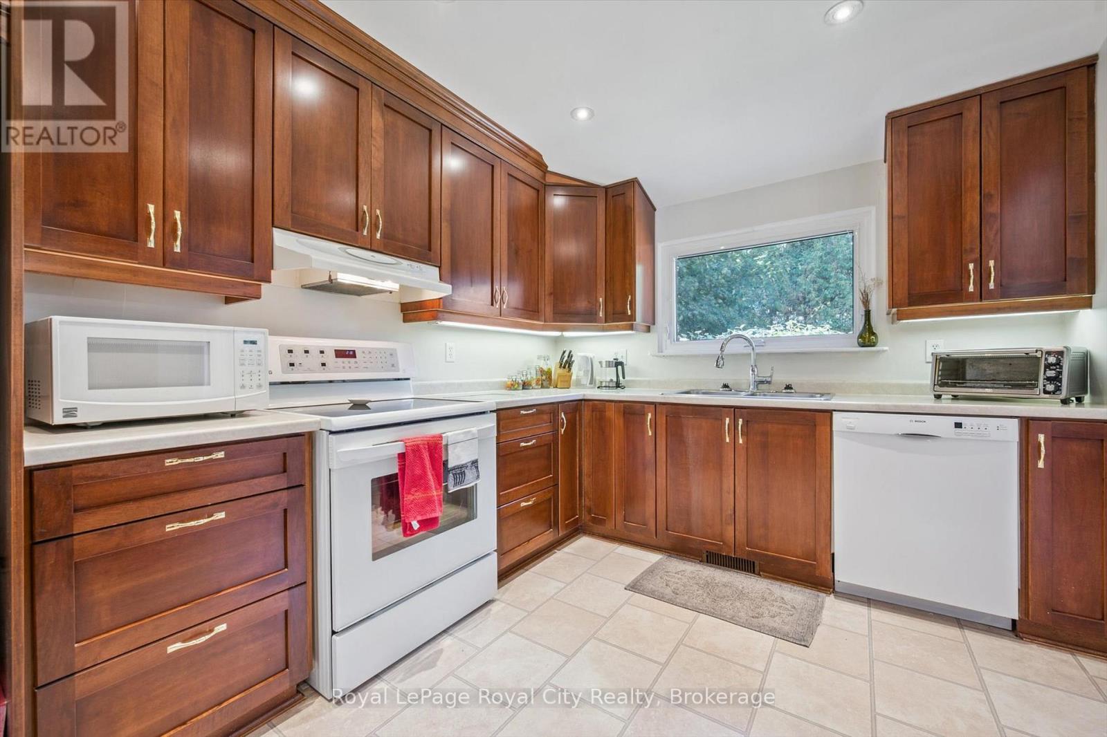 6 Fairmeadow Drive, Guelph, Ontario  N1H 6X3 - Photo 15 - X12520814