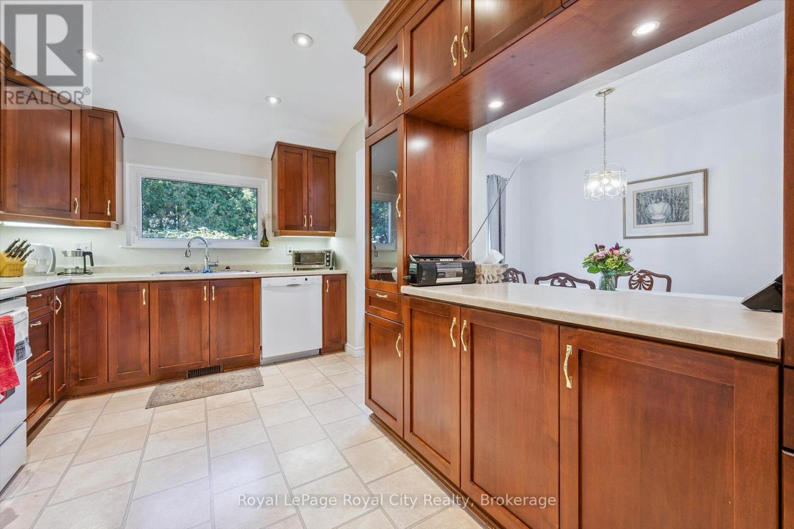 6 Fairmeadow Drive, Guelph, Ontario  N1H 6X3 - Photo 16 - X12520814