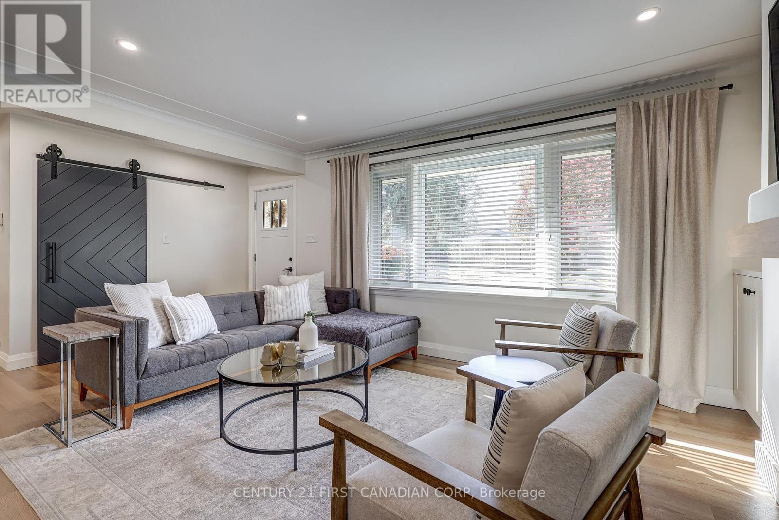 374 Glenrose Drive, London South, Ontario N6K 2A8 - Photo 10 - X12520748