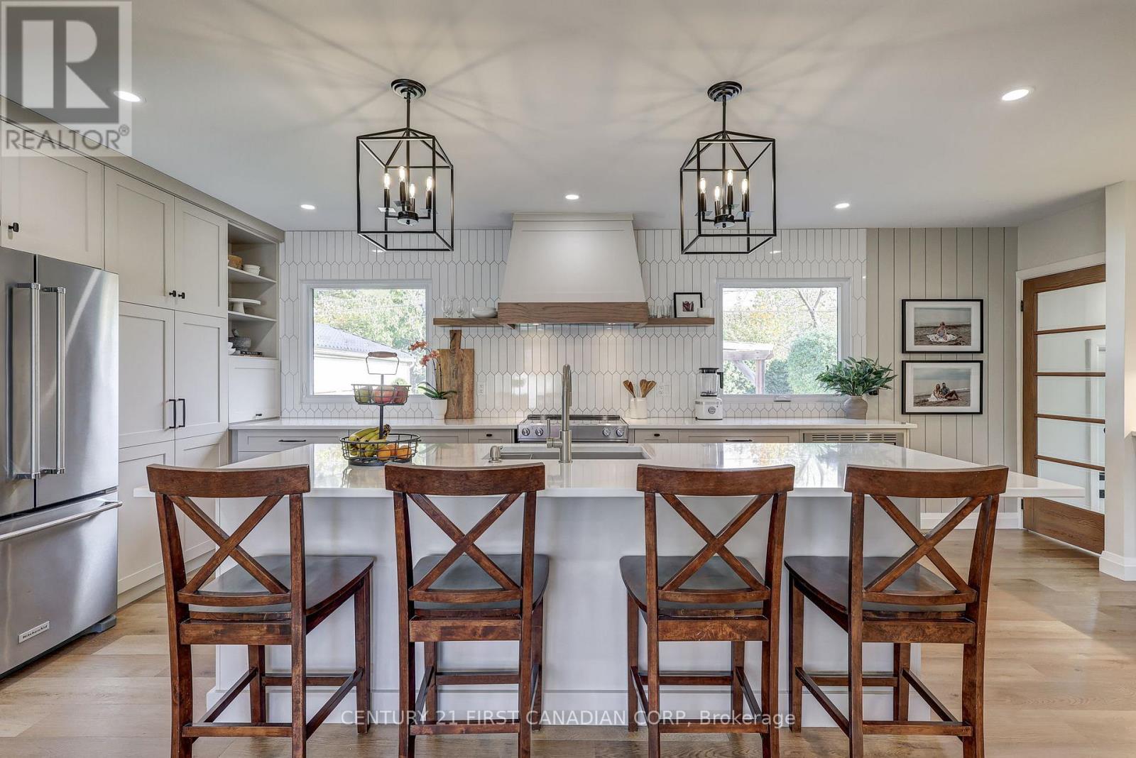 374 Glenrose Drive, London South, Ontario N6K 2A8 - Photo 12 - X12520748