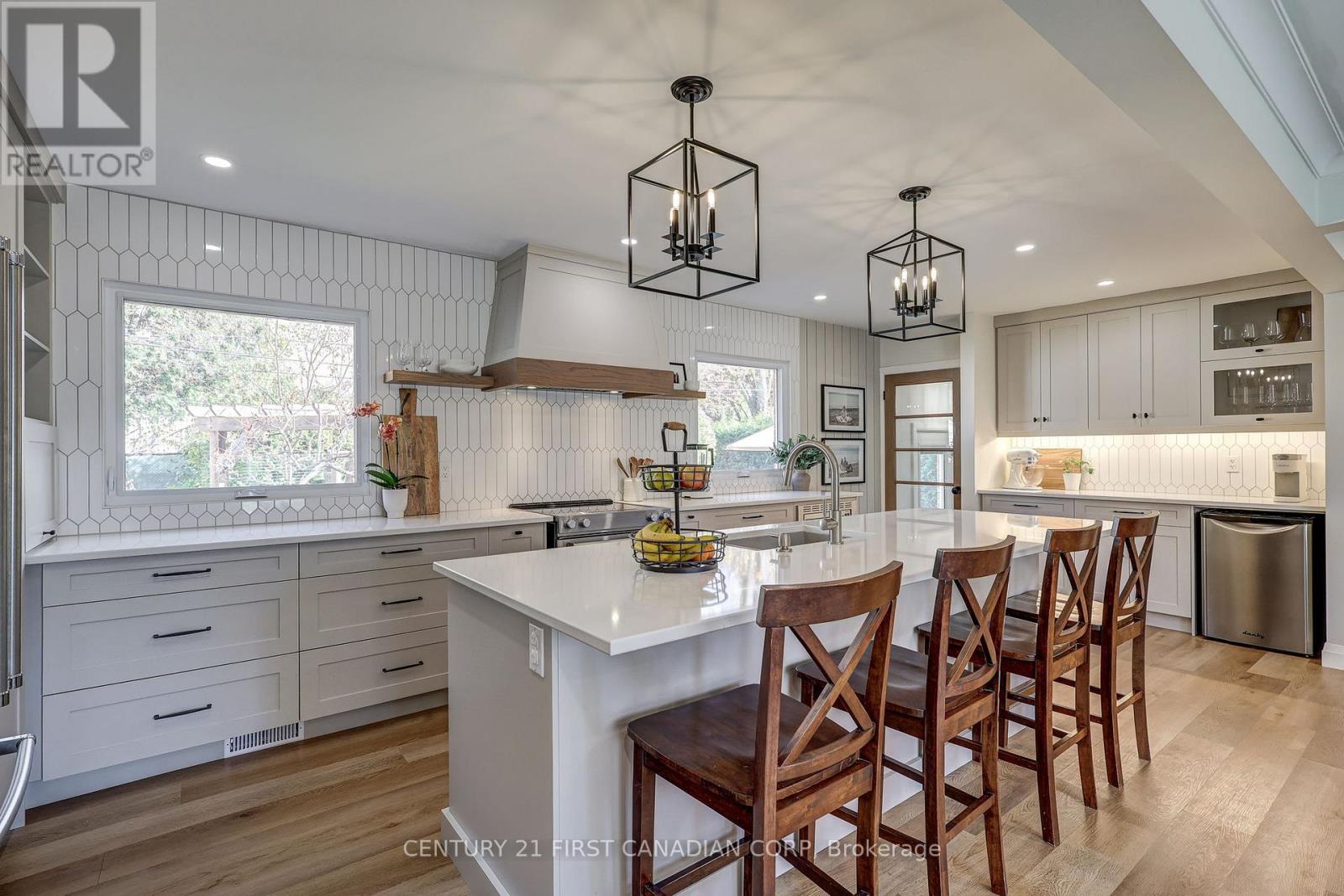 374 Glenrose Drive, London South, Ontario N6K 2A8 - Photo 14 - X12520748