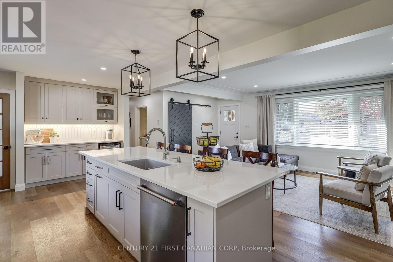 374 Glenrose Drive, London South, Ontario N6K 2A8 - Photo 18 - X12520748