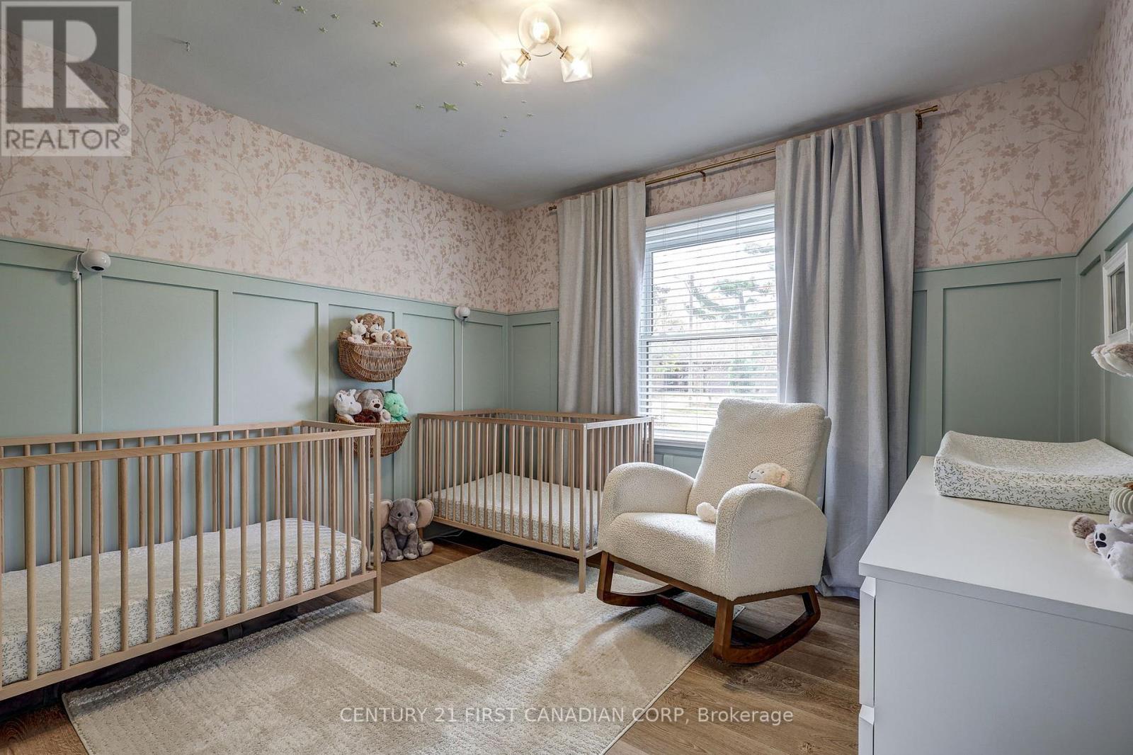 374 Glenrose Drive, London South, Ontario N6K 2A8 - Photo 25 - X12520748