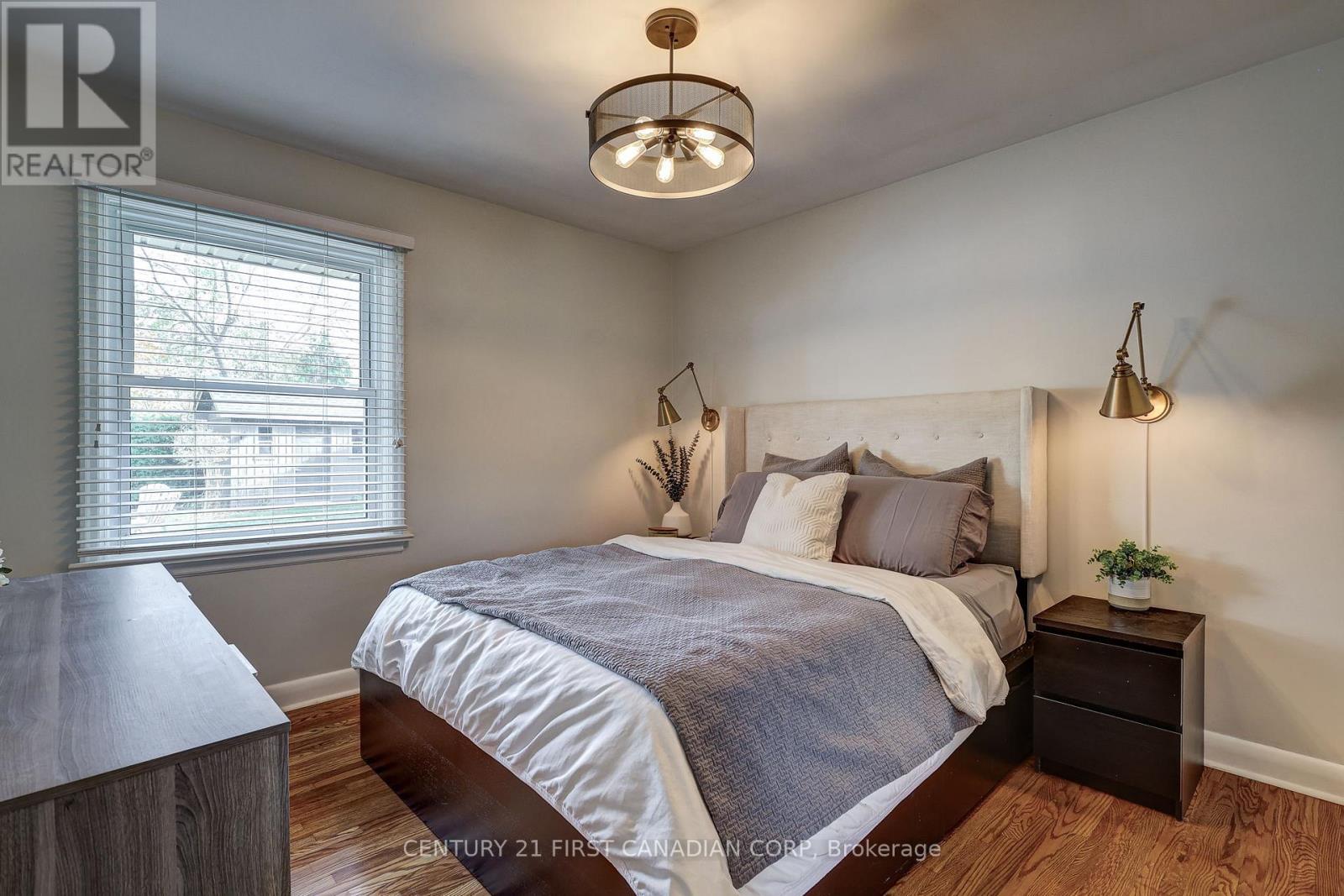 374 Glenrose Drive, London South, Ontario N6K 2A8 - Photo 27 - X12520748