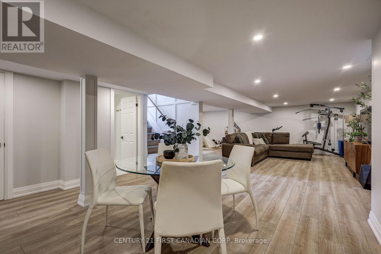 374 Glenrose Drive, London South, Ontario N6K 2A8 - Photo 32 - X12520748