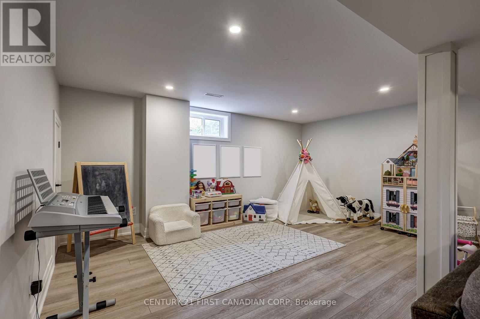 374 Glenrose Drive, London South, Ontario N6K 2A8 - Photo 37 - X12520748