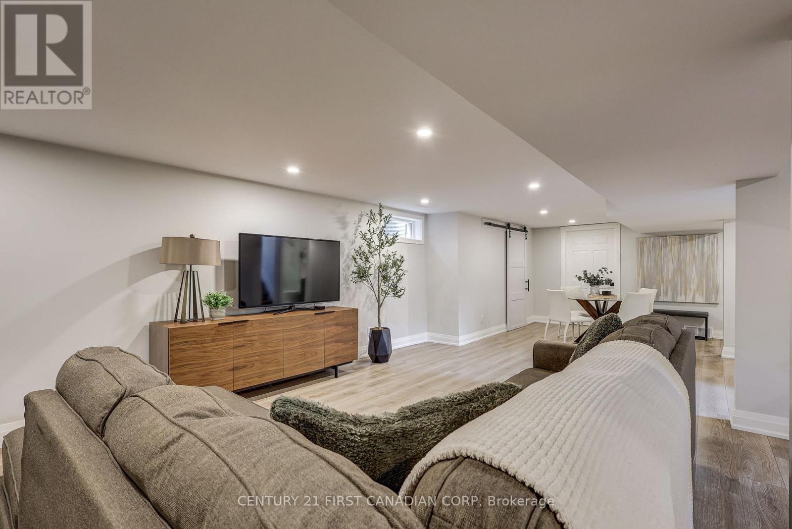 374 Glenrose Drive, London South, Ontario N6K 2A8 - Photo 40 - X12520748