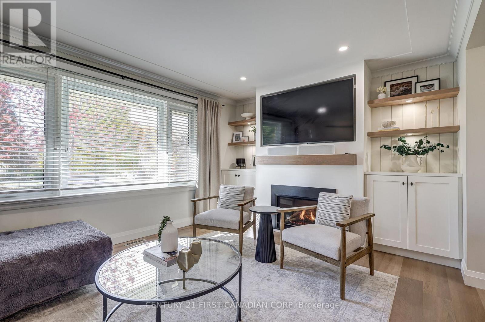 374 Glenrose Drive, London South, Ontario N6K 2A8 - Photo 8 - X12520748