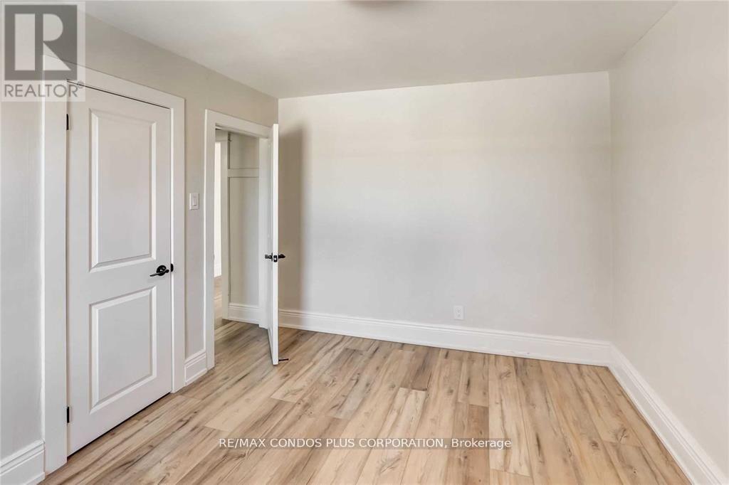 4 - 4 North Oval Street, Hamilton, Ontario  L8S 3Y6 - Photo 10 - X12520682