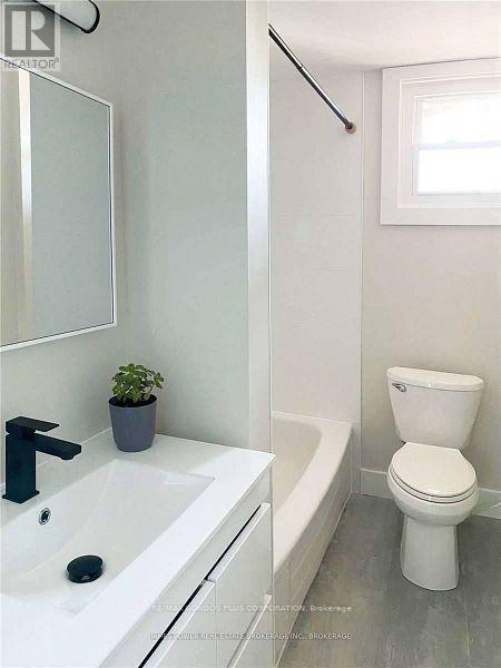 4 - 4 North Oval Street, Hamilton, Ontario  L8S 3Y6 - Photo 12 - X12520682