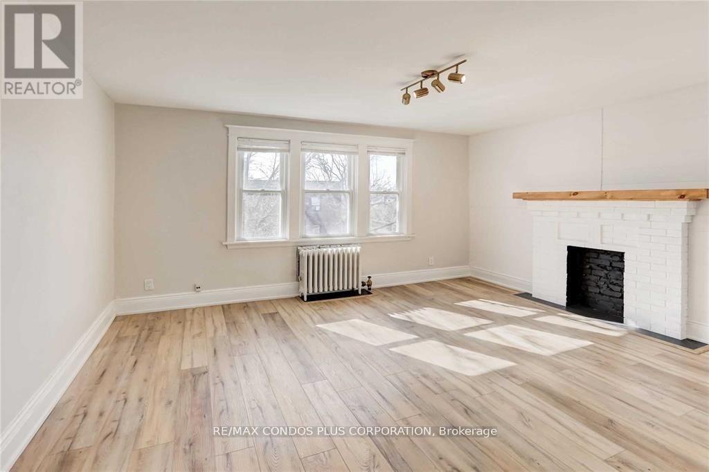 4 - 4 North Oval Street, Hamilton, Ontario  L8S 3Y6 - Photo 2 - X12520682