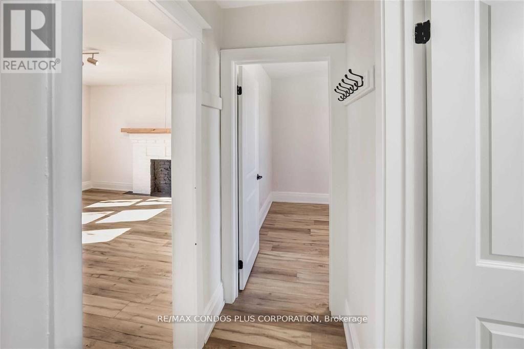 4 - 4 North Oval Street, Hamilton, Ontario  L8S 3Y6 - Photo 5 - X12520682