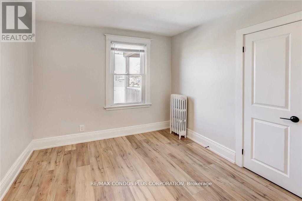 4 - 4 North Oval Street, Hamilton, Ontario  L8S 3Y6 - Photo 9 - X12520682