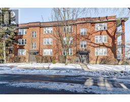 4 - 4 NORTH OVAL STREET, Hamilton, Ontario