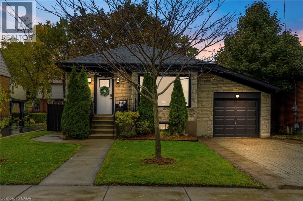 24 CLOVERHILL Road, Hamilton, Ontario