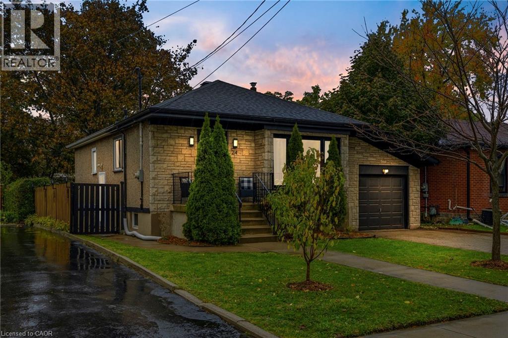 24 Cloverhill Road, Hamilton, Ontario  L9C 3L5 - Photo 2 - 40785049