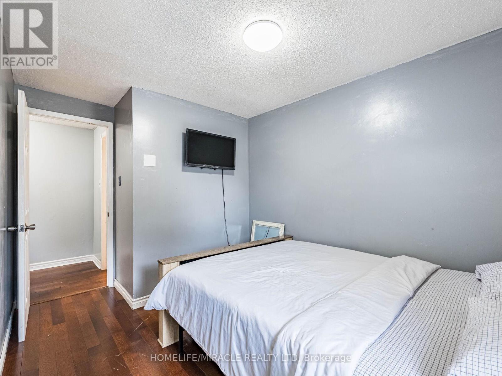 11 Hector Court, Brampton, Ontario L6S 1P1 - Photo 22 - W12517428