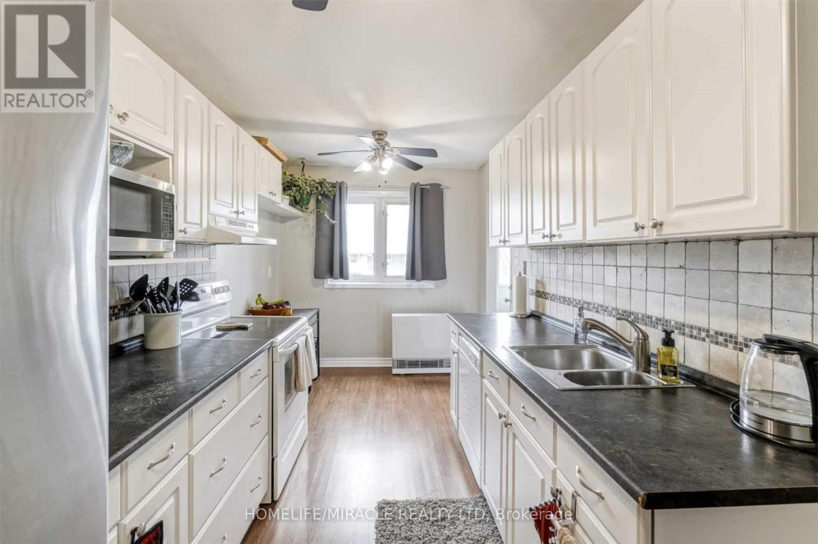 11 Hector Court, Brampton, Ontario L6S 1P1 - Photo 14 - W12517428