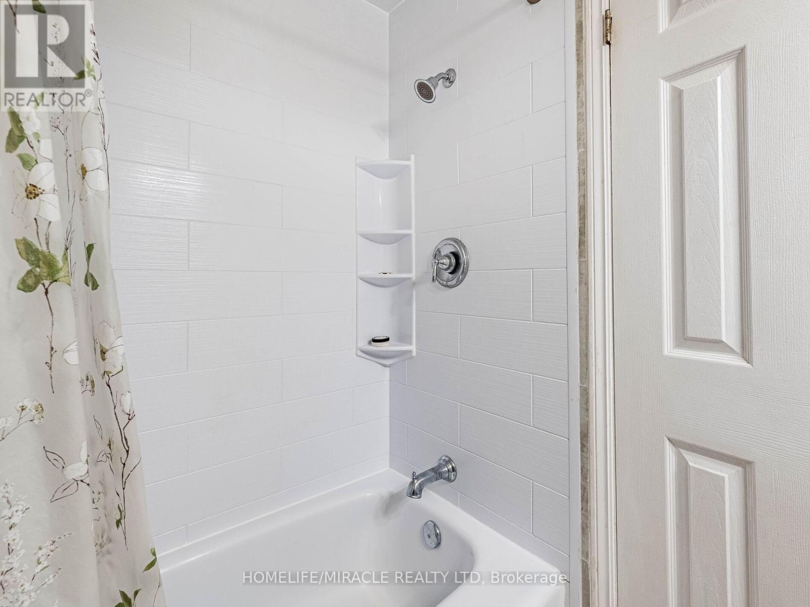 11 Hector Court, Brampton, Ontario L6S 1P1 - Photo 25 - W12517428