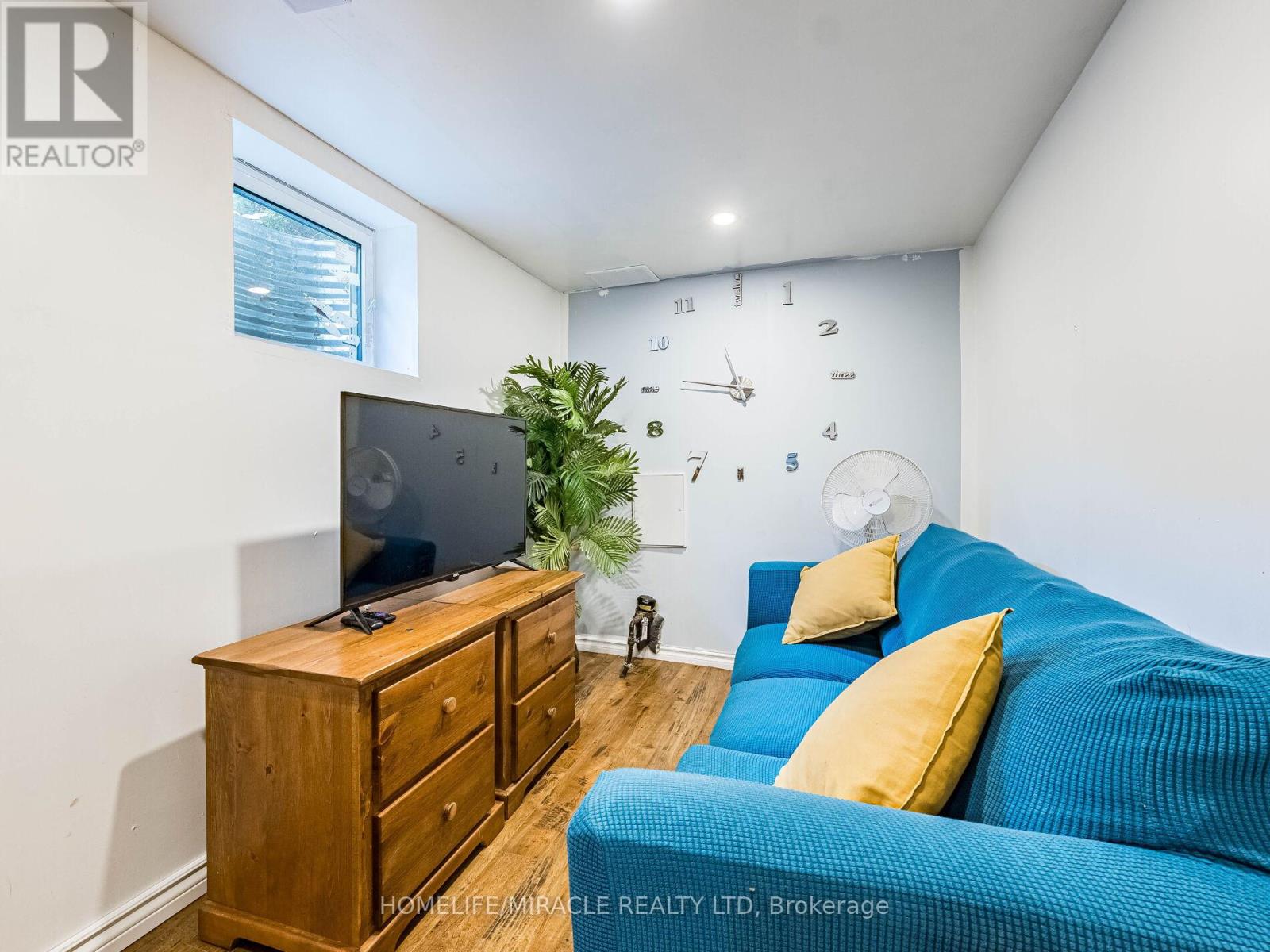 11 Hector Court, Brampton, Ontario L6S 1P1 - Photo 38 - W12517428