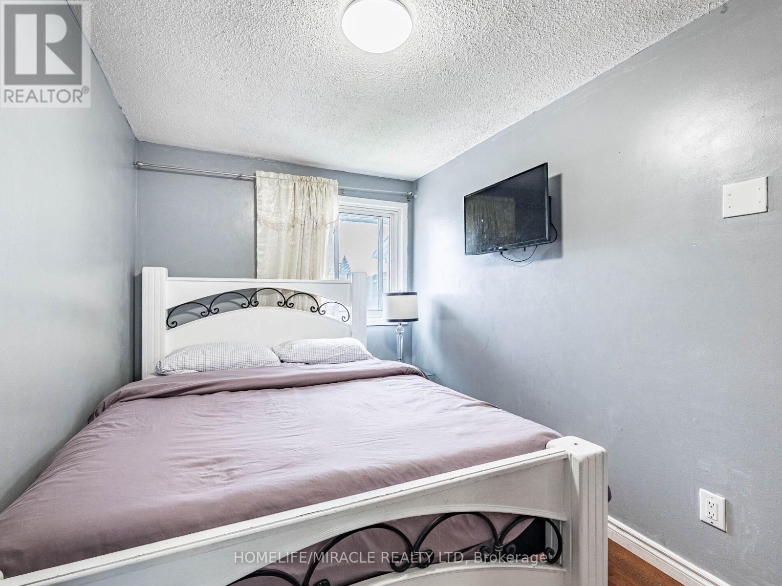 11 Hector Court, Brampton, Ontario L6S 1P1 - Photo 29 - W12517428