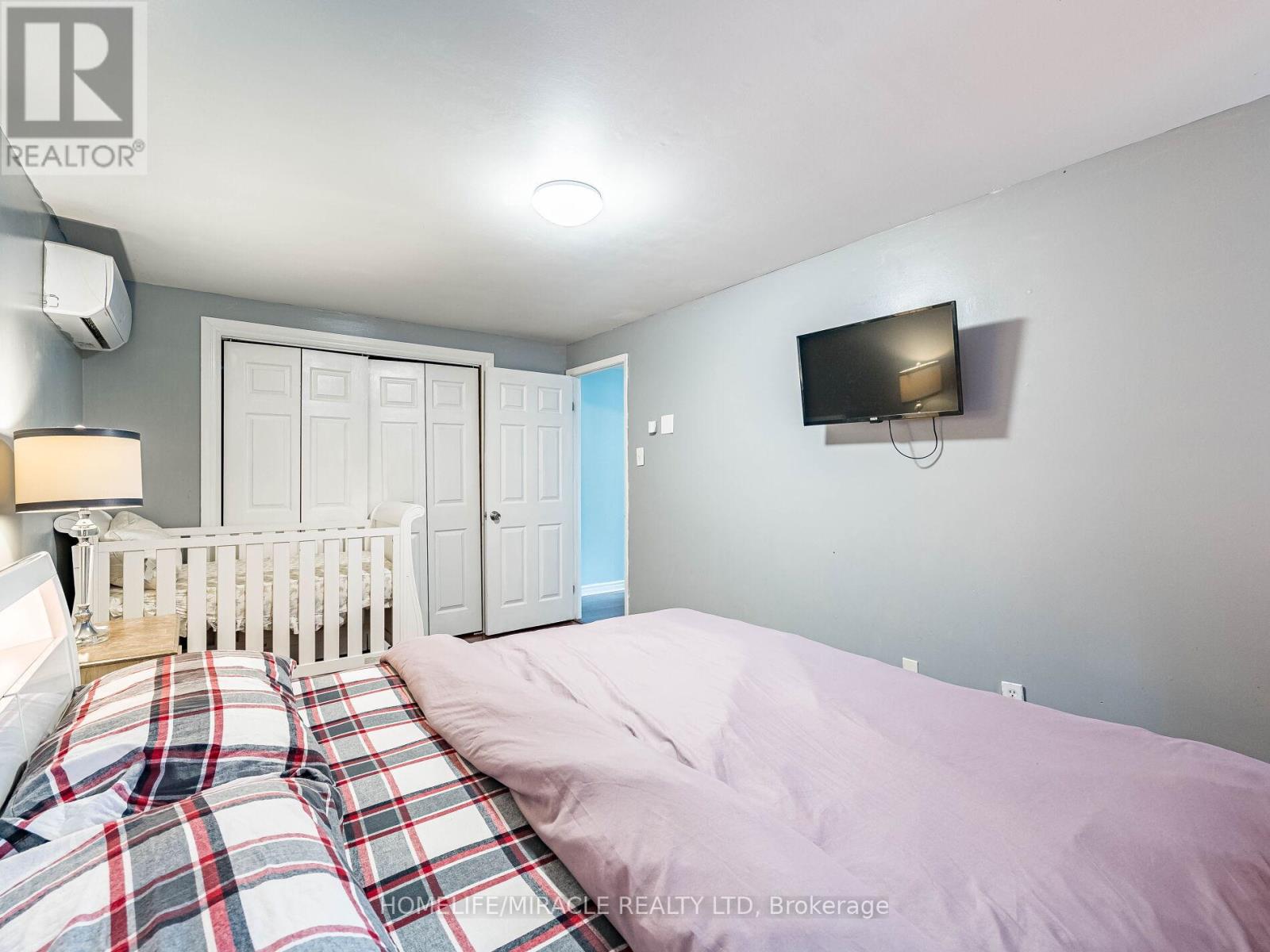 11 Hector Court, Brampton, Ontario L6S 1P1 - Photo 33 - W12517428