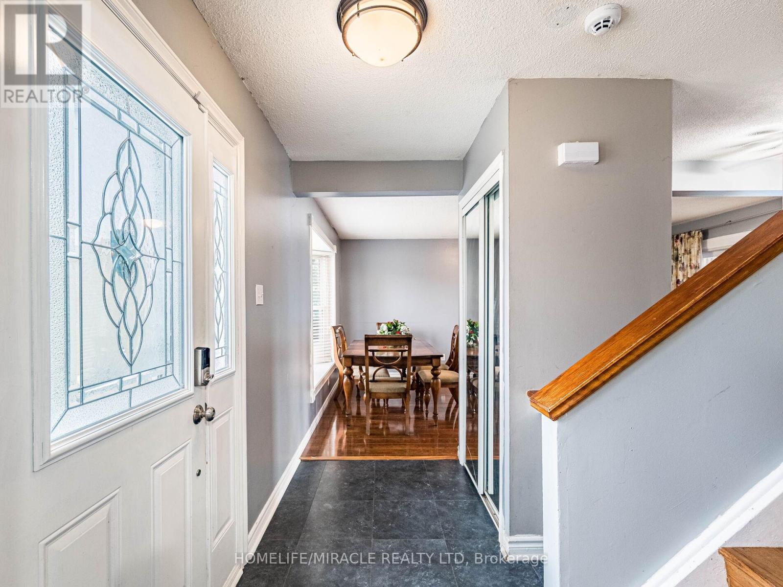 11 Hector Court, Brampton, Ontario L6S 1P1 - Photo 9 - W12517428