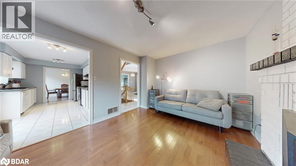 4 Trillium Crescent, Barrie, Ontario L4N 5P5 - Photo 8 - 40784778