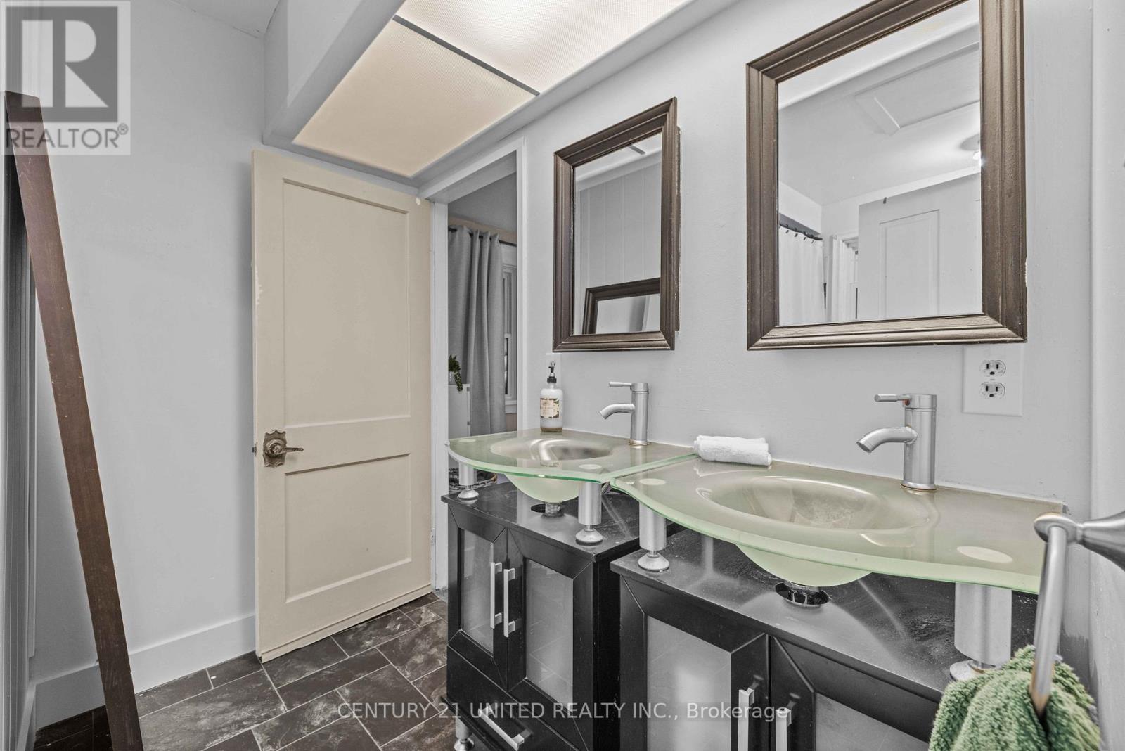 71 Bond Street W, Kawartha Lakes, Ontario  K9V 3R5 - Photo 31 - X12496198