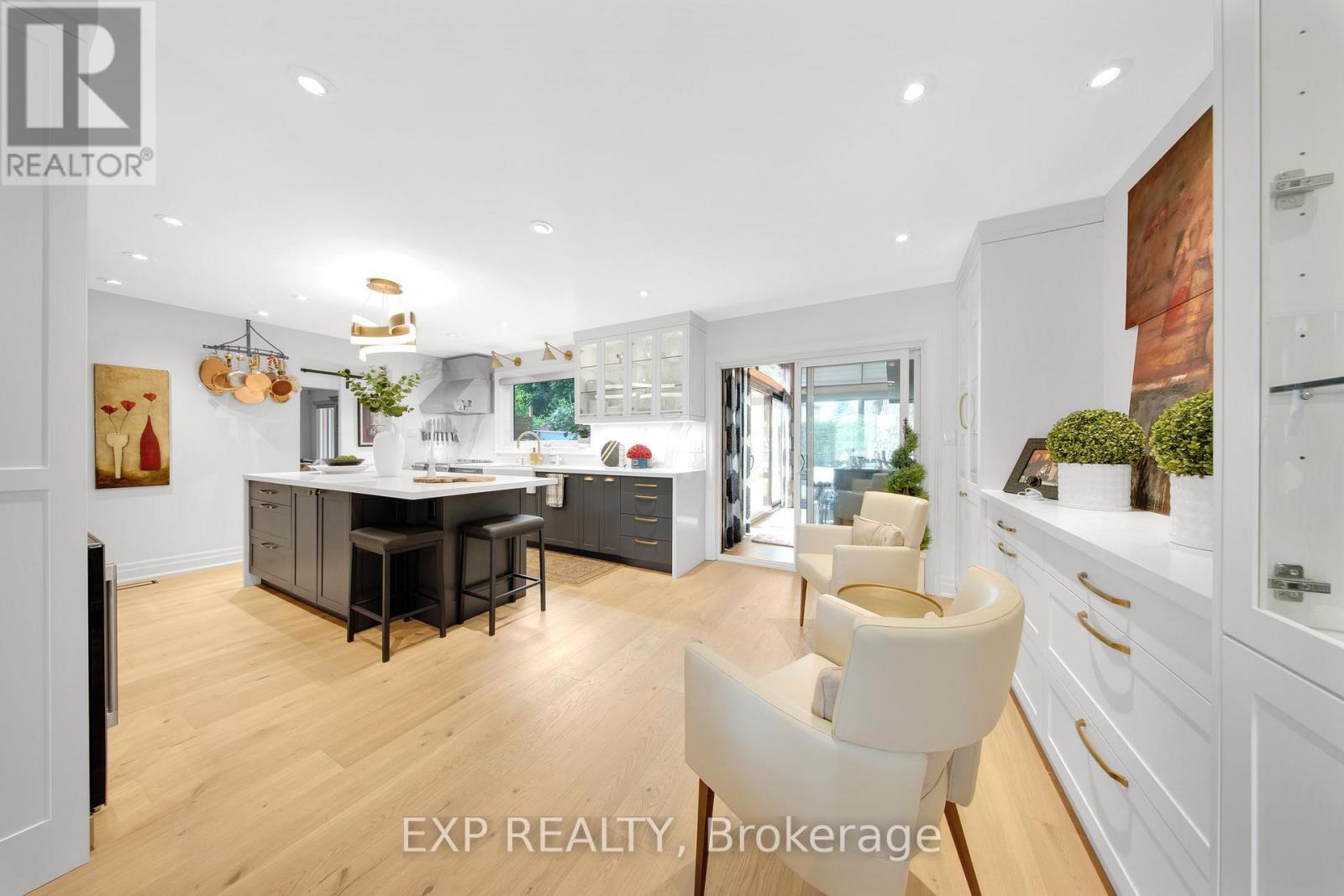 3620 Ponytrail Drive, Mississauga, Ontario  L4X 1W4 - Photo 4 - W12485377