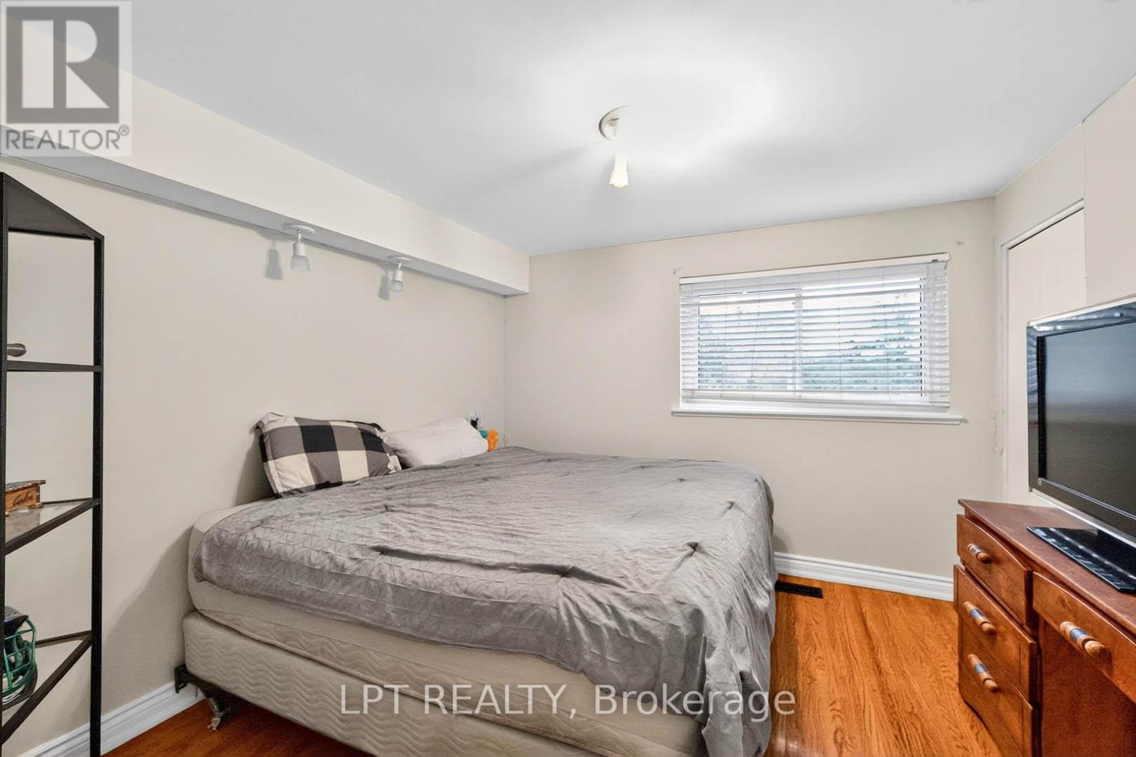 14 Caledon Crescent, Brampton, Ontario  L6W 1C5 - Photo 24 - W12518926