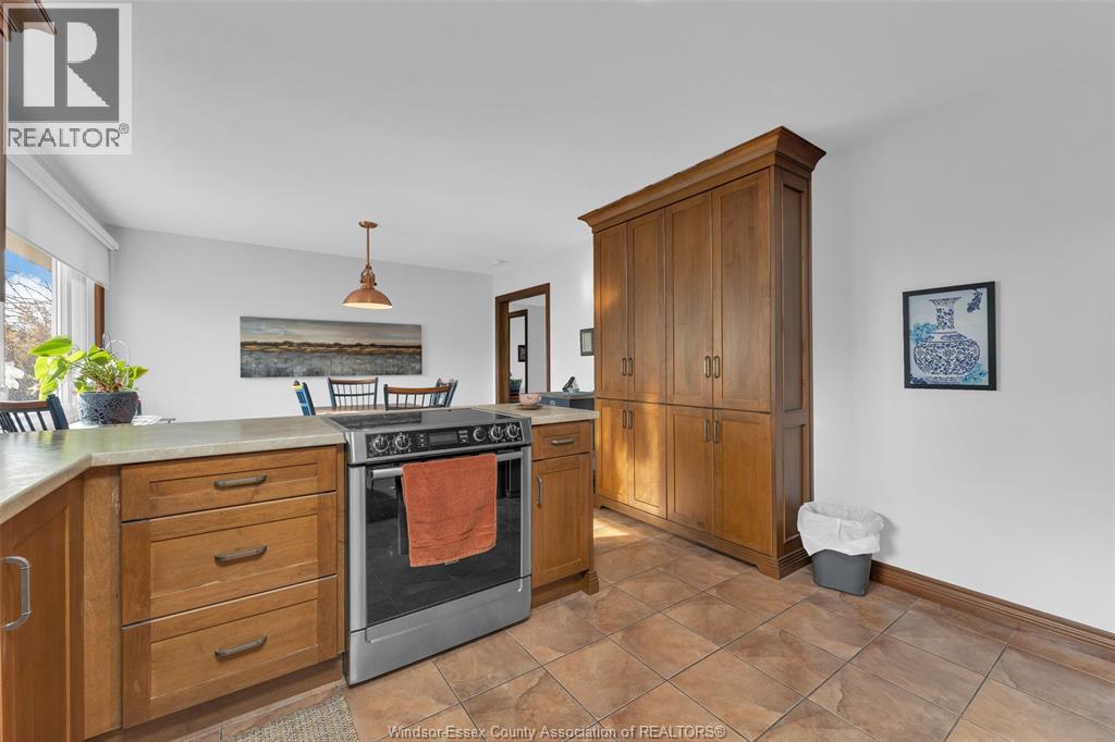 527 County Rd 42, Lakeshore, Ontario N8N 2L9 - Photo 20 - 25028291