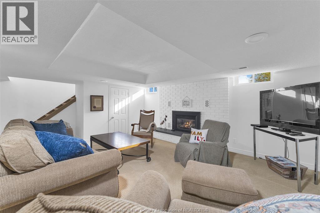 527 County Rd 42, Lakeshore, Ontario N8N 2L9 - Photo 32 - 25028291