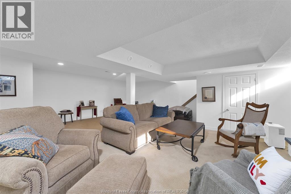 527 County Rd 42, Lakeshore, Ontario N8N 2L9 - Photo 34 - 25028291