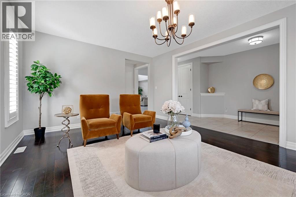 209 River Birch Street, Kitchener, Ontario N2C 2V3 - Photo 3 - 40786509