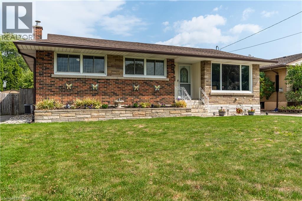 7 KENWOOD Crescent, Hamilton, Ontario