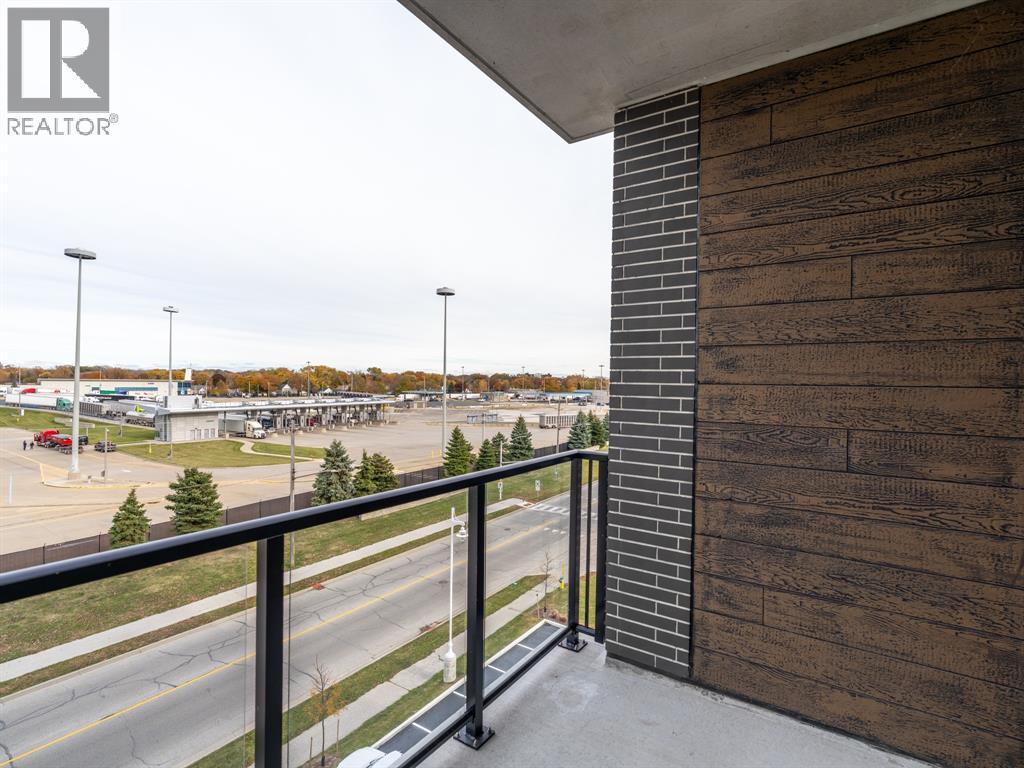 1540 Venetian Boulevard Unit# 204, Point Edward photo 12