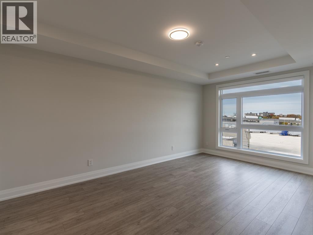 1540 Venetian Boulevard Unit# 204, Point Edward photo 5