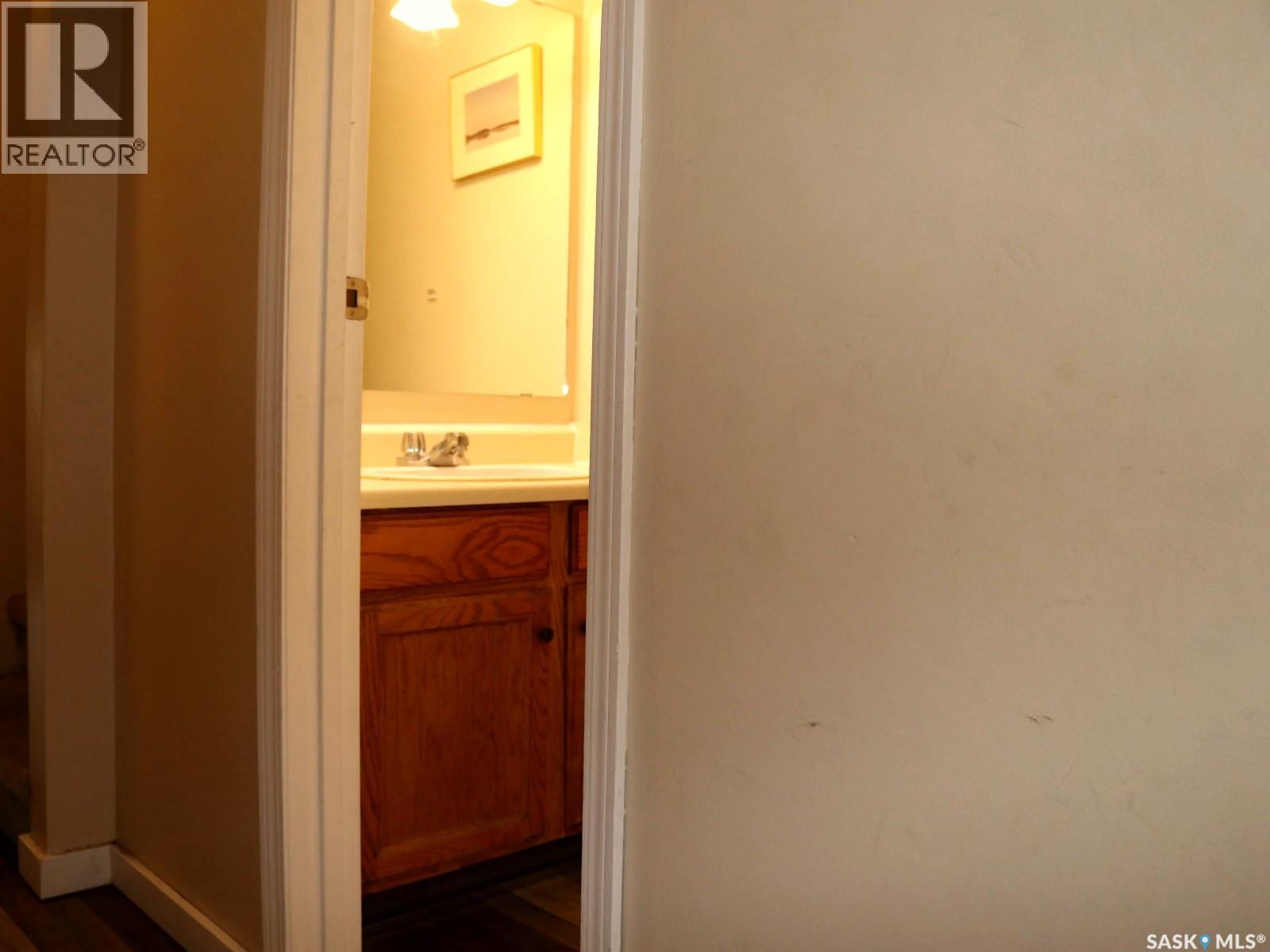 227-229 Wakabayashi Way, Saskatoon, Saskatchewan  S7K 7M4 - Photo 6 - SK023612