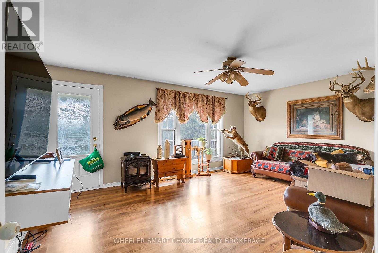 17637 Island Road E, South Stormont, Ontario K0C 1S0 - Photo 10 - X12521038