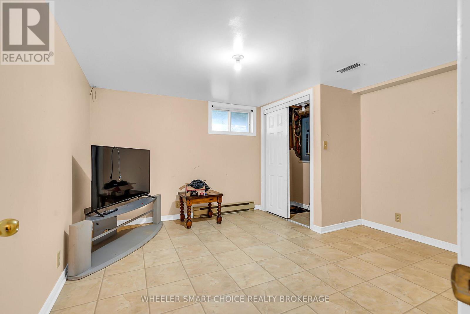 17637 Island Road E, South Stormont, Ontario K0C 1S0 - Photo 24 - X12521038