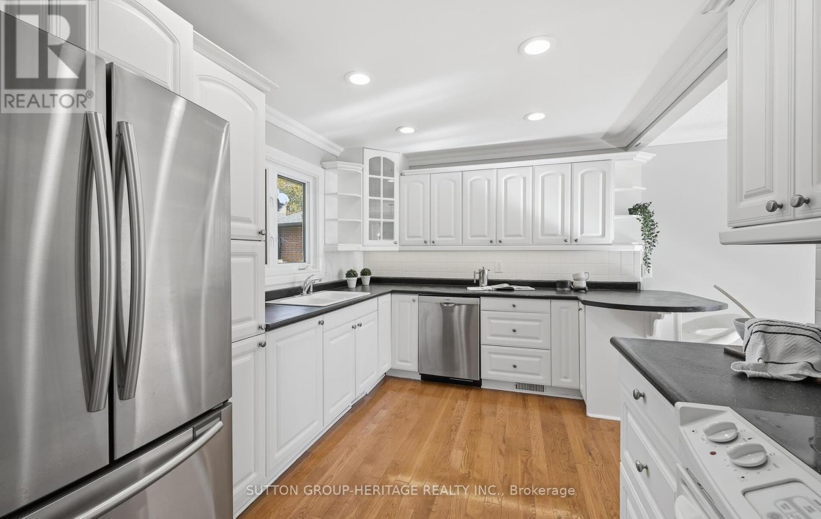 39 Anstead Crescent, Ajax, Ontario L1S 3X4 - Photo 4 - E12516586