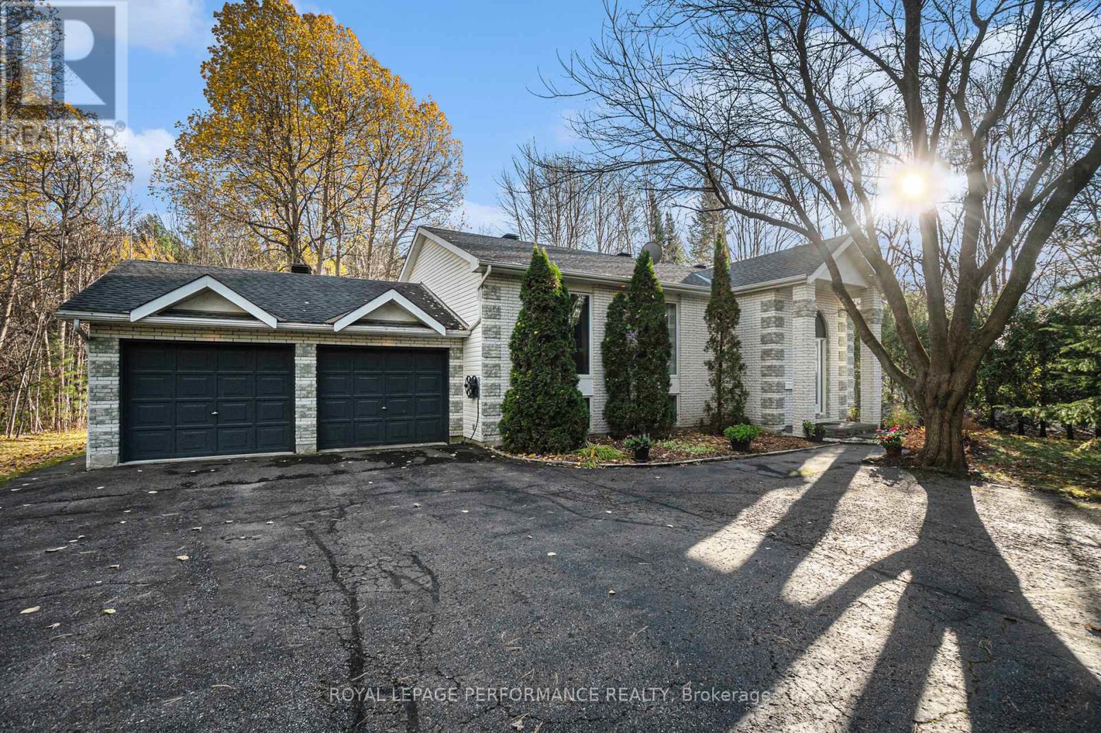 164 Cardinal Crescent, Clarence-Rockland, Ontario  K4K 1K9 - Photo 3 - X12516730