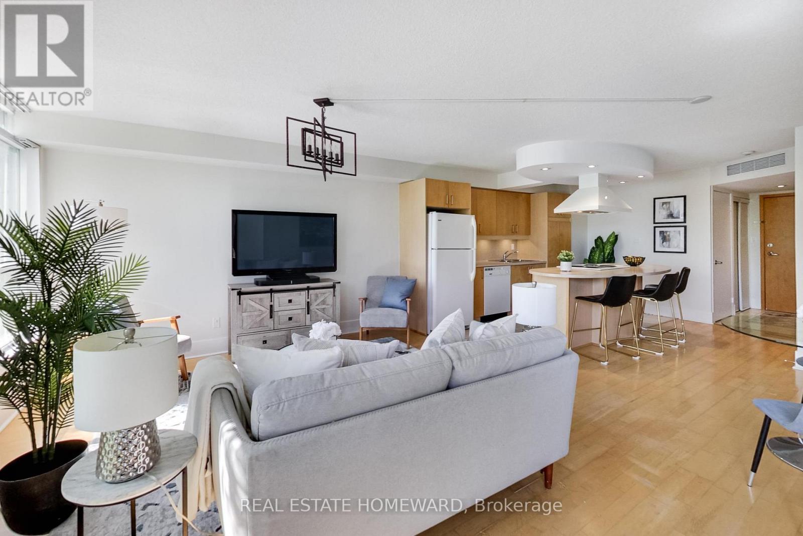 201 - 550 Queens Quay W, Toronto, Ontario  M5V 3M8 - Photo 18 - C12520716