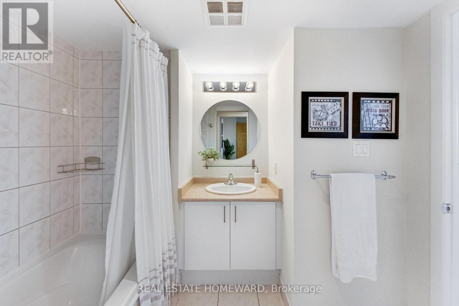 201 - 550 Queens Quay W, Toronto, Ontario  M5V 3M8 - Photo 25 - C12520716