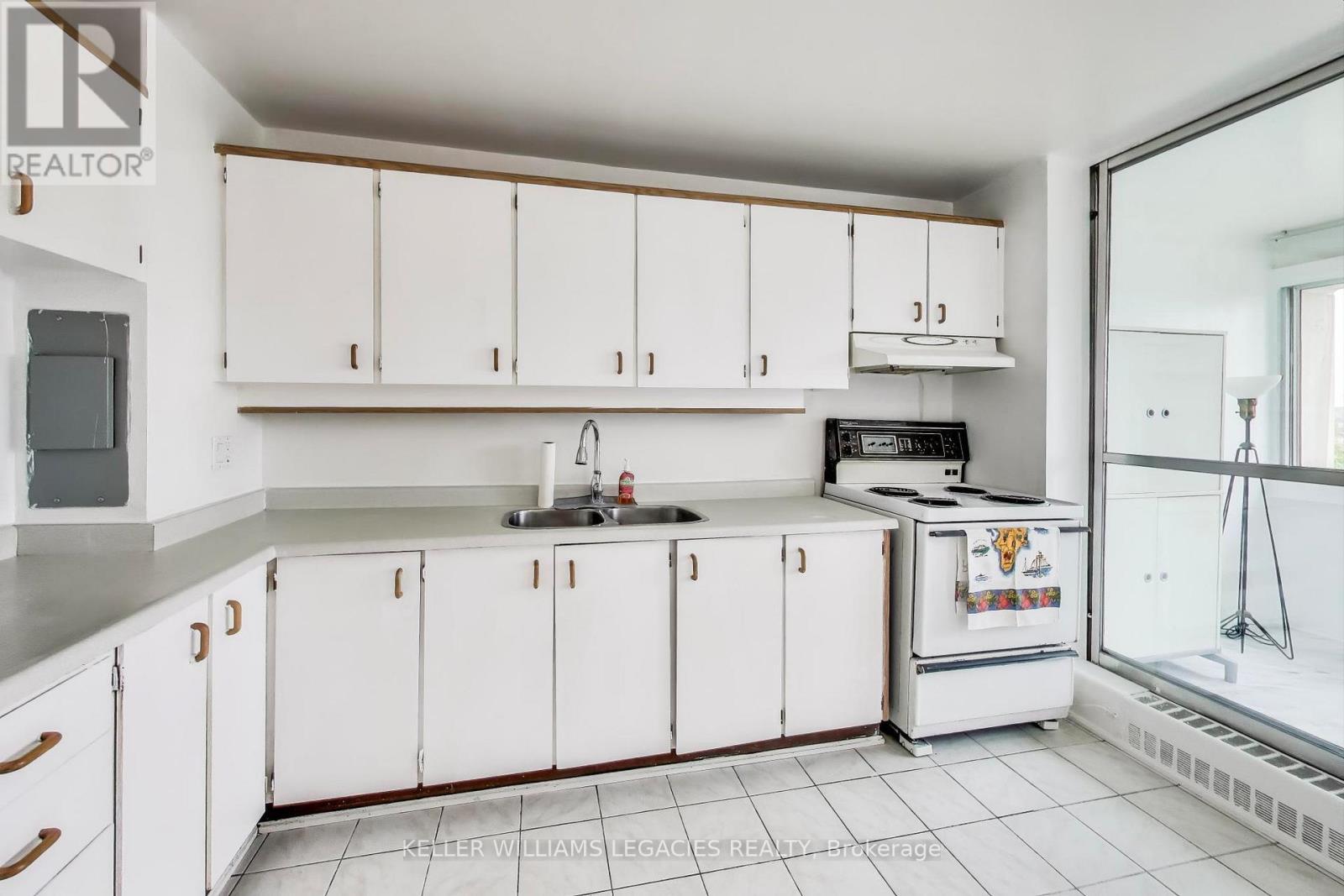 1004 - 715 Don Mills Road, Toronto, Ontario  M3C 1S4 - Photo 8 - C12520762