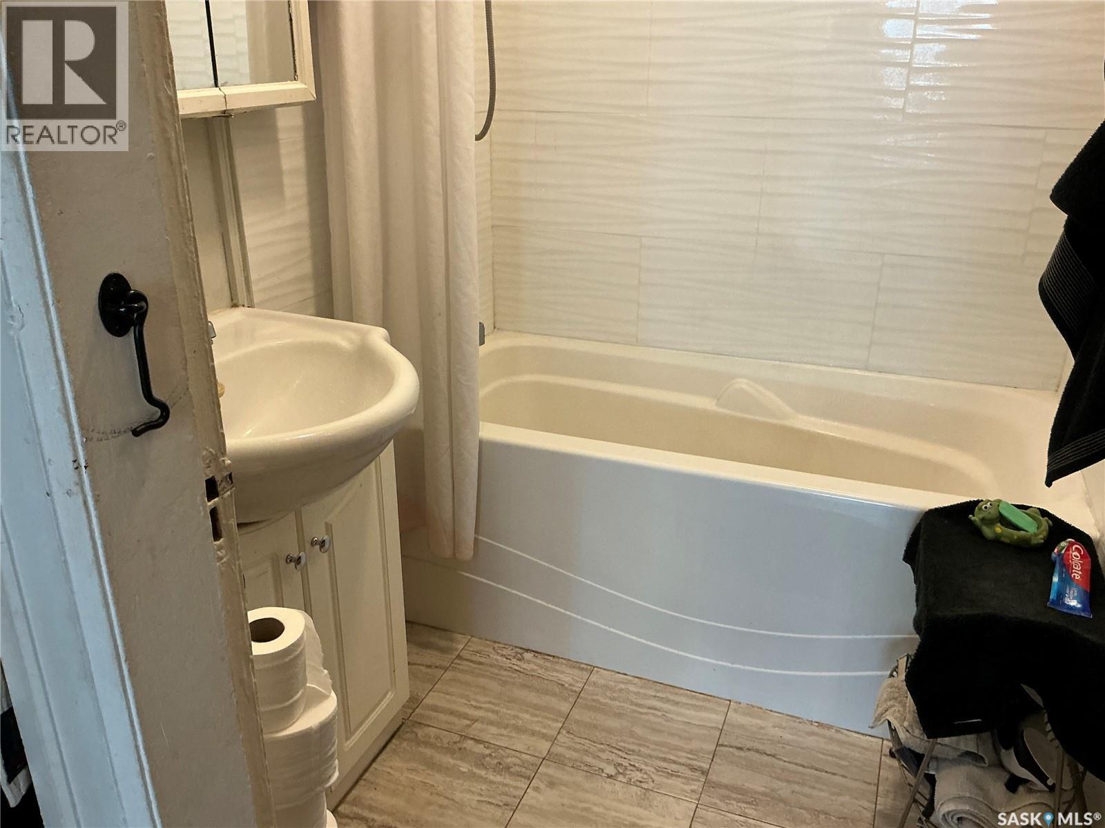 329 I Avenue S, Saskatoon, Saskatchewan  S7M 1Y1 - Photo 11 - SK021584