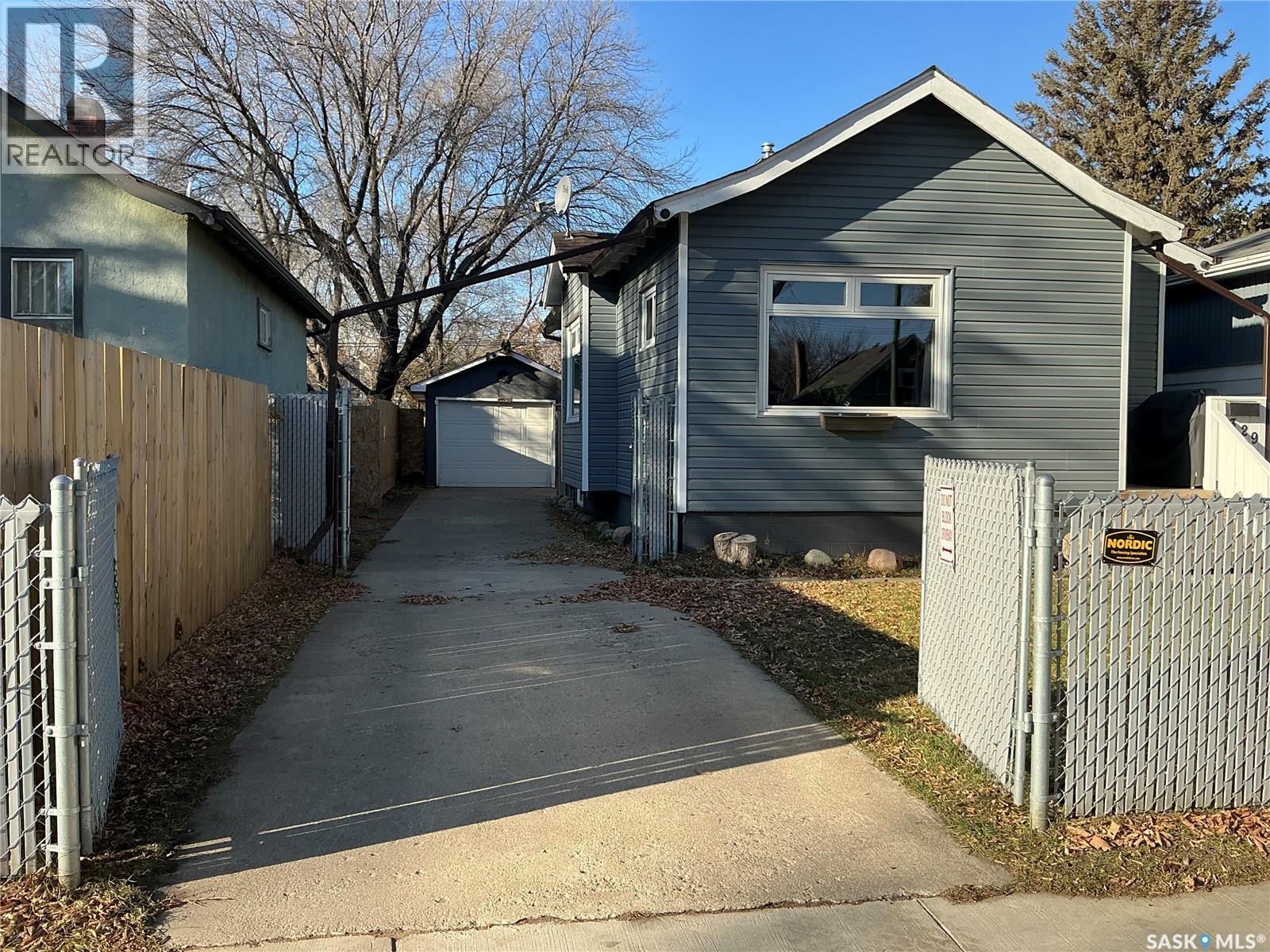 329 I Avenue S, Saskatoon, Saskatchewan  S7M 1Y1 - Photo 3 - SK021584