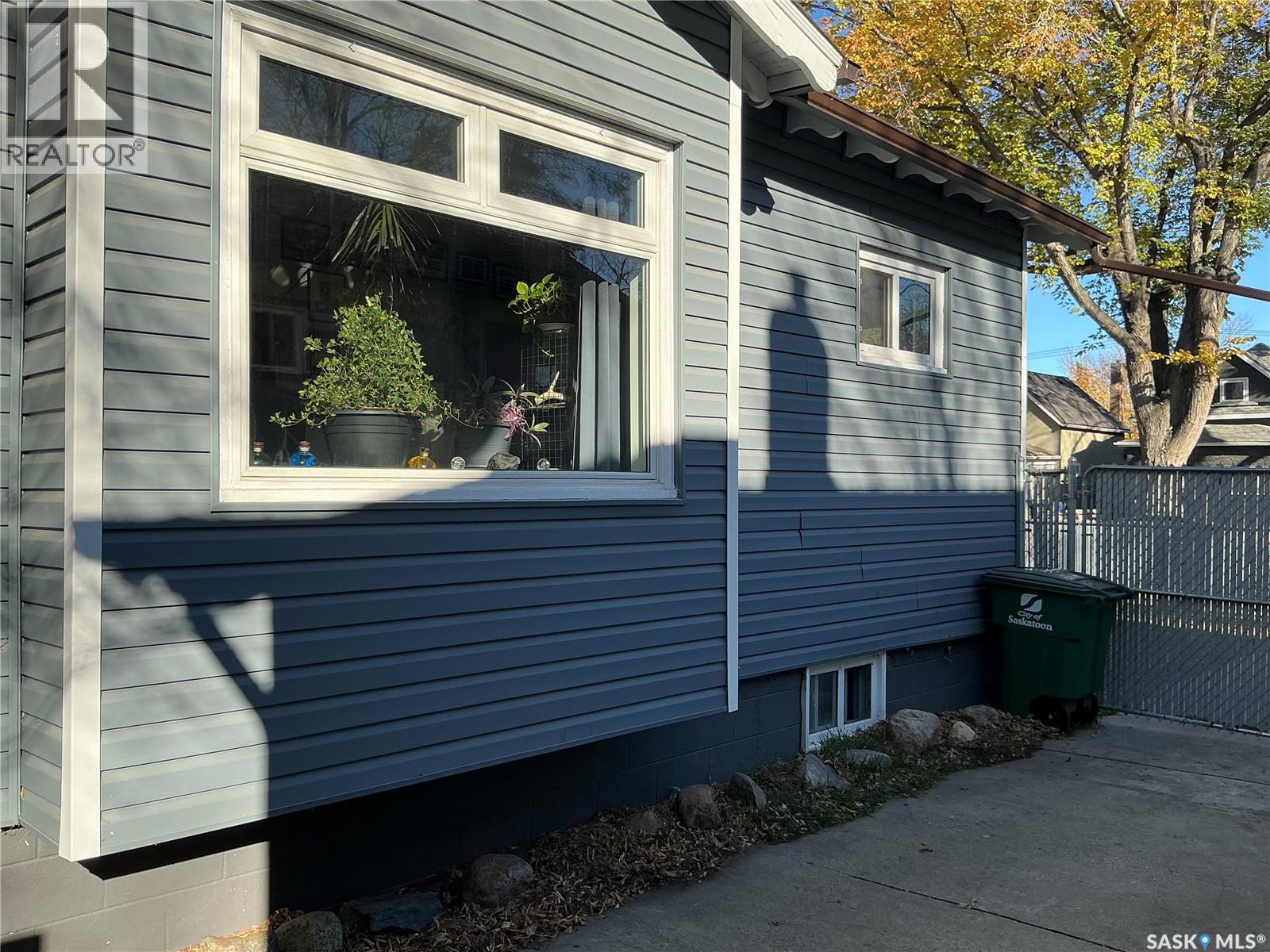 329 I Avenue S, Saskatoon, Saskatchewan  S7M 1Y1 - Photo 4 - SK021584