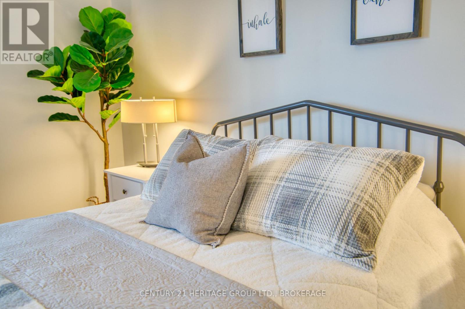 5 Cross Street, Loyalist, Ontario  K0H 2H0 - Photo 34 - X12521086